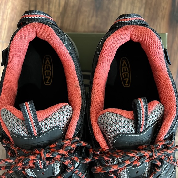 Keen Women’s Koven Waterproof Hiking Shoe - Picture 5 of 8